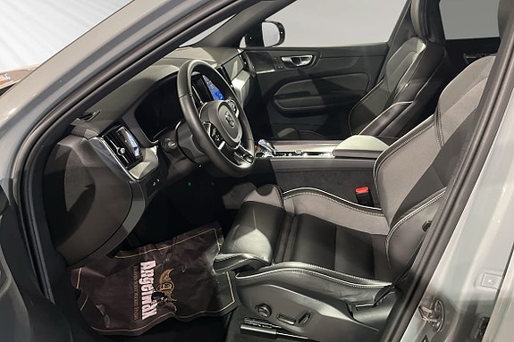 Volvo XC60 6 of 17