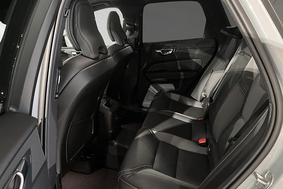 Volvo XC60 7 of 17