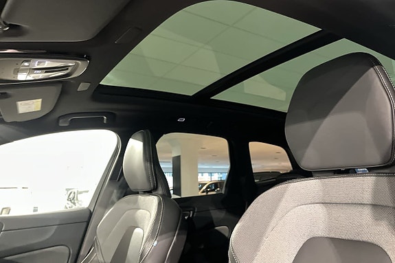 Volvo XC60 13 of 17