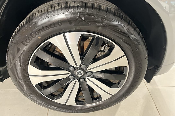 Volvo XC60 11 of 17