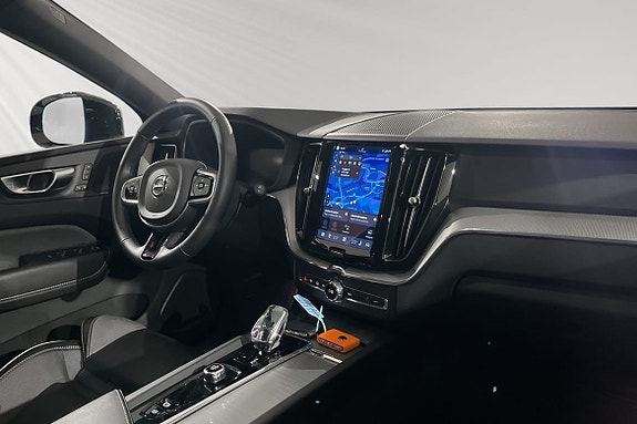 Volvo XC60 9 of 17