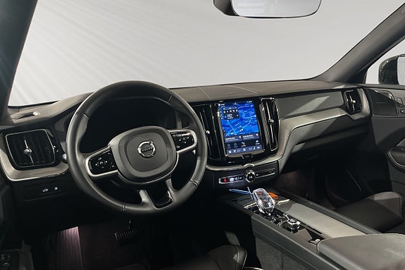 Volvo XC60 8 of 17
