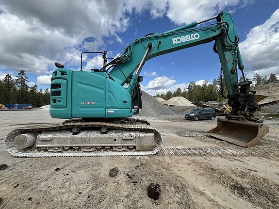 Grävmaskin Kobelco SK380SRLC -2022 | Engcon 2 of 3