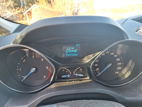 Ford C-Max 8 of 9