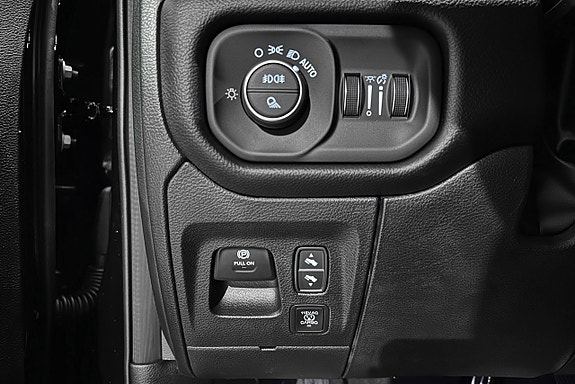 Dodge RAM 1500 26 of 28