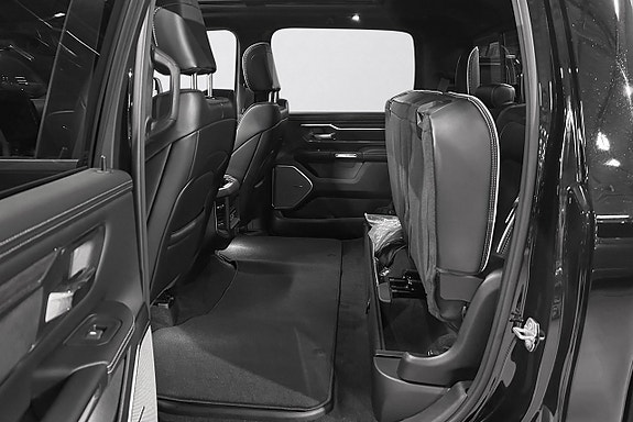 Dodge RAM 1500 14 of 28