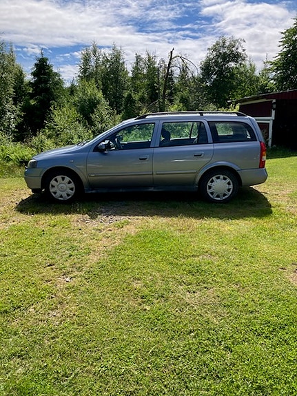 Opel Astra 2 of 5