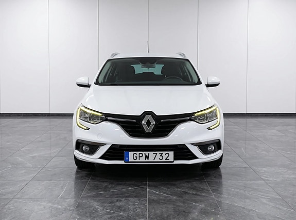 Renault Megane IV 2 of 5