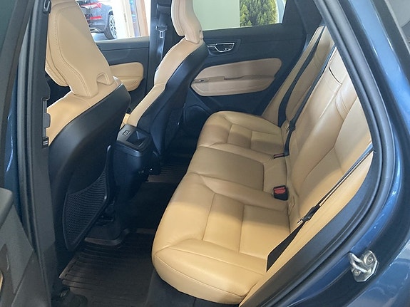 Volvo XC60 9 of 25