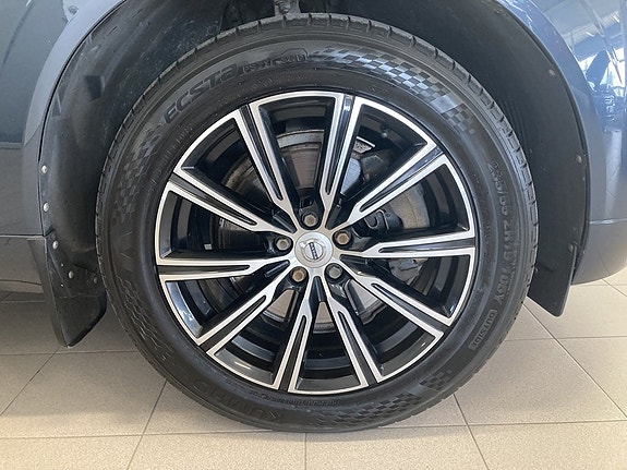 Volvo XC60 6 of 25