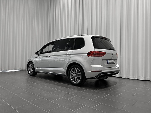 Volkswagen Touran 3 of 5
