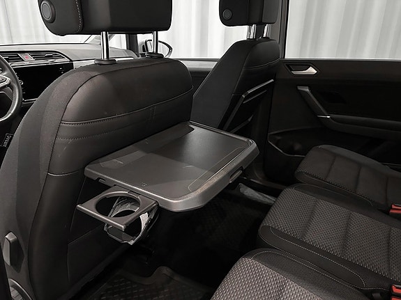 Volkswagen Touran 9 of 17