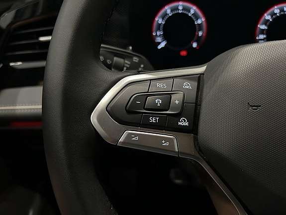 Volkswagen Passat 11 of 21