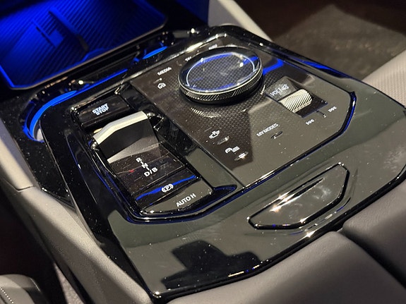 BMW i5 18 of 20