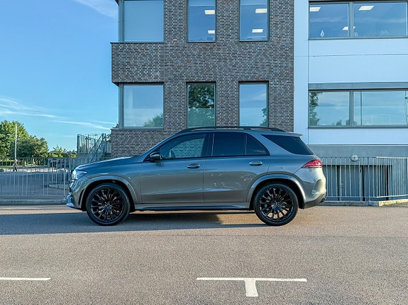 Mercedes-Benz GLE350 d 2 of 5