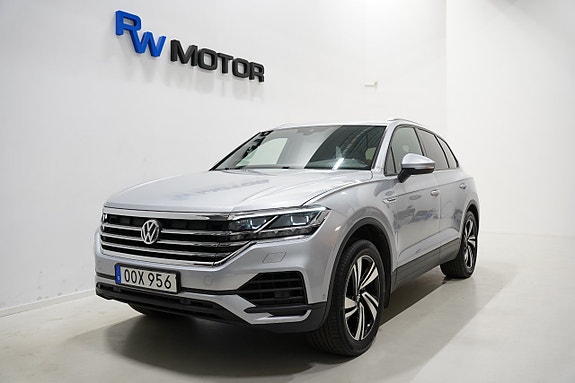 Volkswagen Touareg 2 of 5