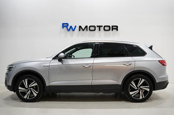 Volkswagen Touareg 3 of 5