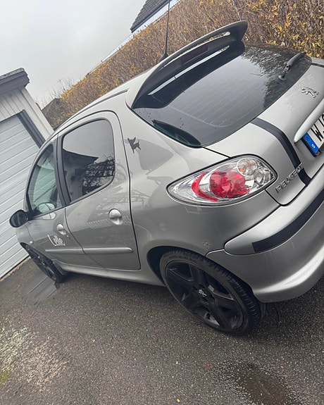 Peugeot 206 2 of 5