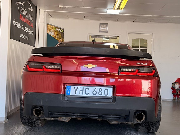 Chevrolet Camaro 8 of 18