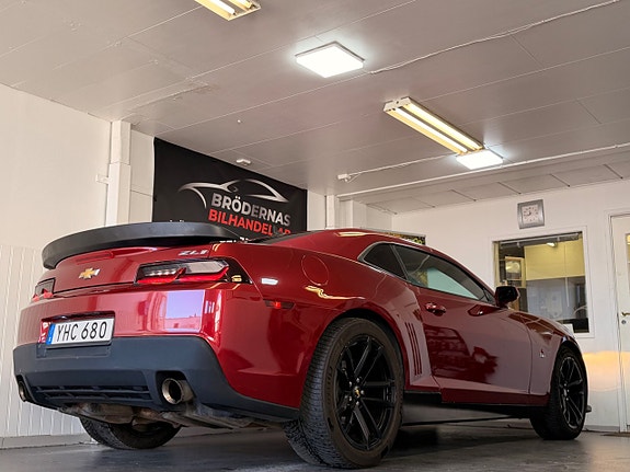 Chevrolet Camaro 12 of 18