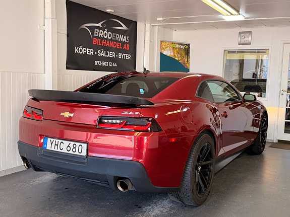 Chevrolet Camaro 11 of 18