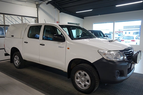 Toyota HiLux 2 of 5