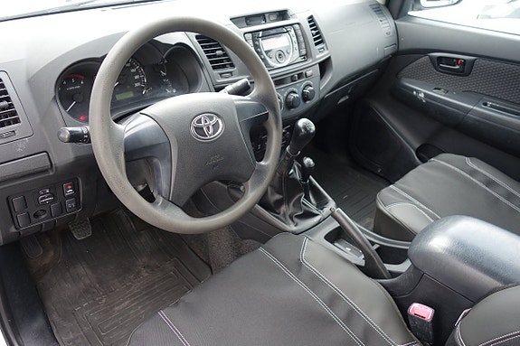 Toyota HiLux 5 of 5