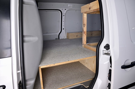 Volkswagen Caddy Maxi 8 of 16