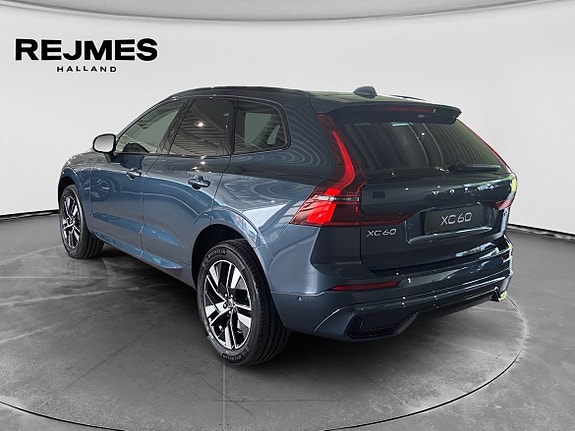 Volvo XC60 2 of 5
