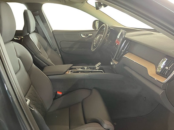 Volvo XC60 4 of 5