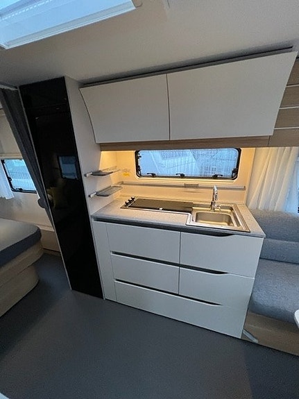 Adria Adora 613 HT 5 of 11
