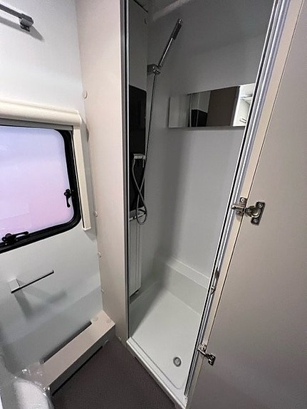 Adria Adora 573 PT 10 of 12