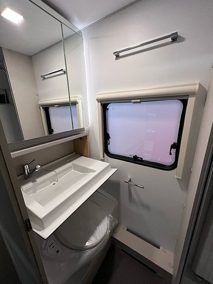 Adria Adora 573 PT 12 of 12