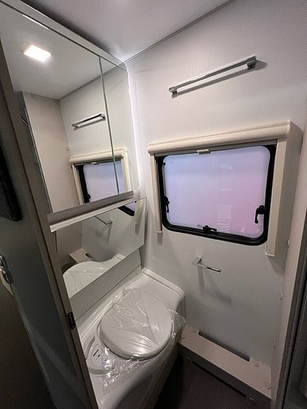 Adria Adora 573 PT 11 of 12