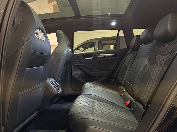 Volkswagen Passat 13 of 26