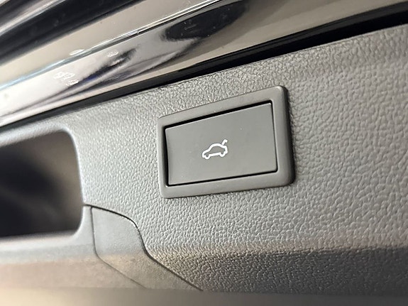 Volkswagen Passat 15 of 26