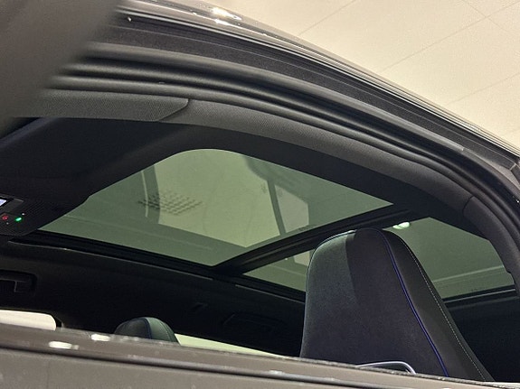 Volkswagen Passat 23 of 26