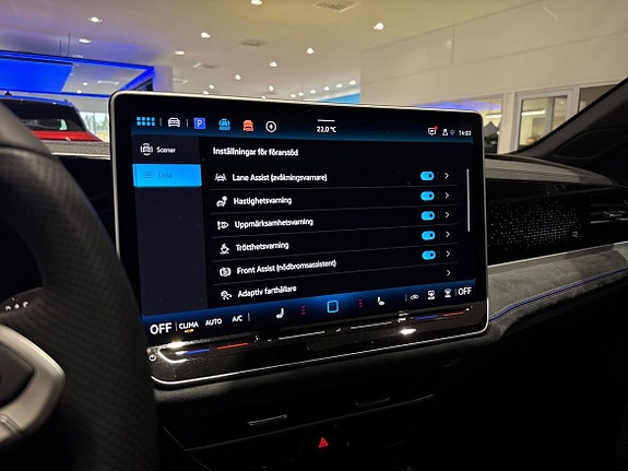 Volkswagen Passat 18 of 26