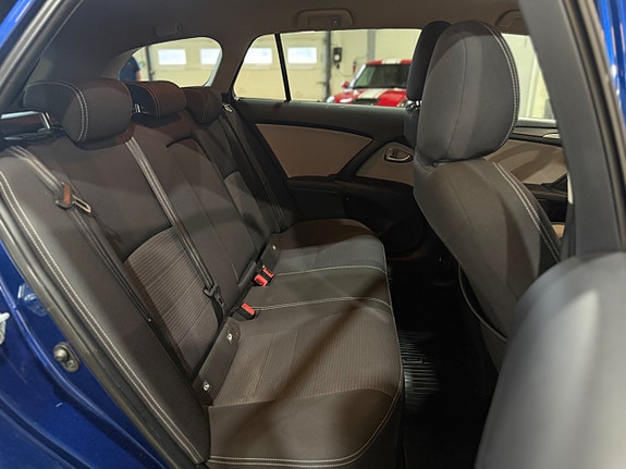 Toyota Avensis 18 of 30