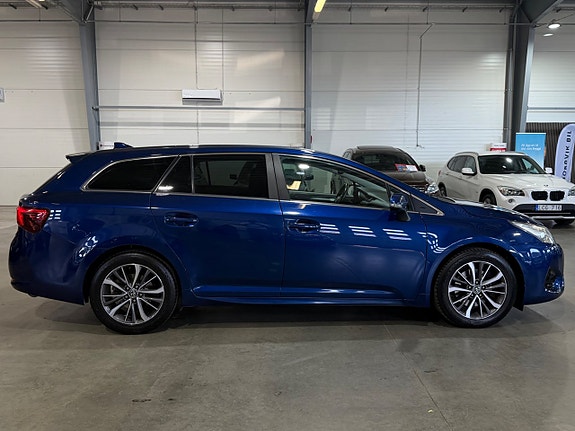 Toyota Avensis 7 of 30