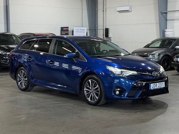 Toyota Avensis 5 of 5