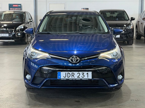 Toyota Avensis 3 of 5