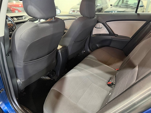 Toyota Avensis 16 of 30