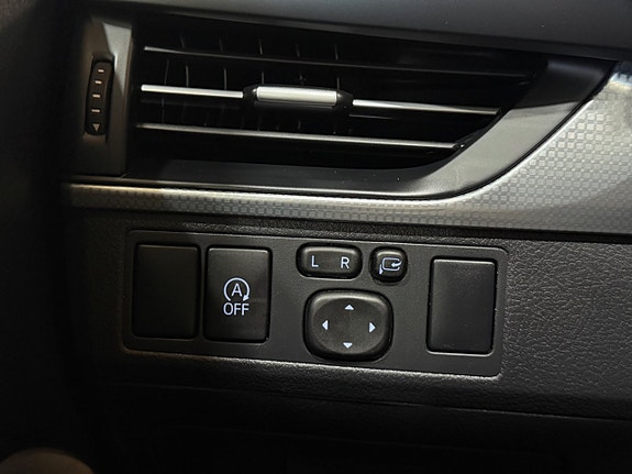Toyota Avensis 28 of 30