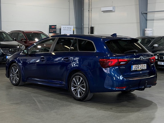 Toyota Avensis 6 of 30