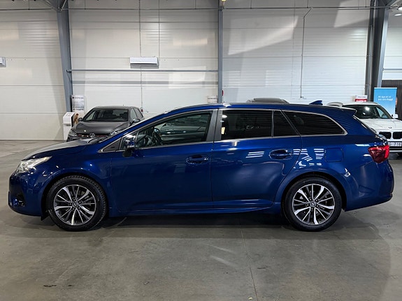 Toyota Avensis 8 of 30