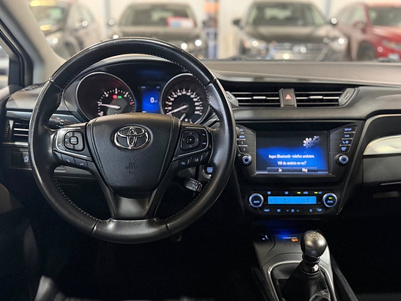 Toyota Avensis 20 of 30