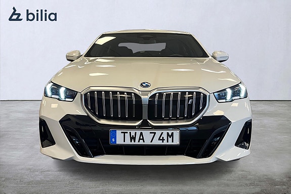 BMW i5 5 of 5