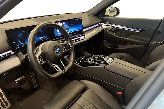 BMW i5 12 of 19