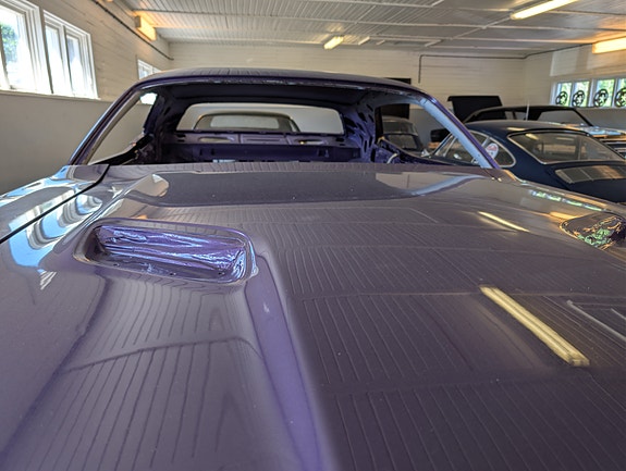 Dodge Challenger 2 of 5